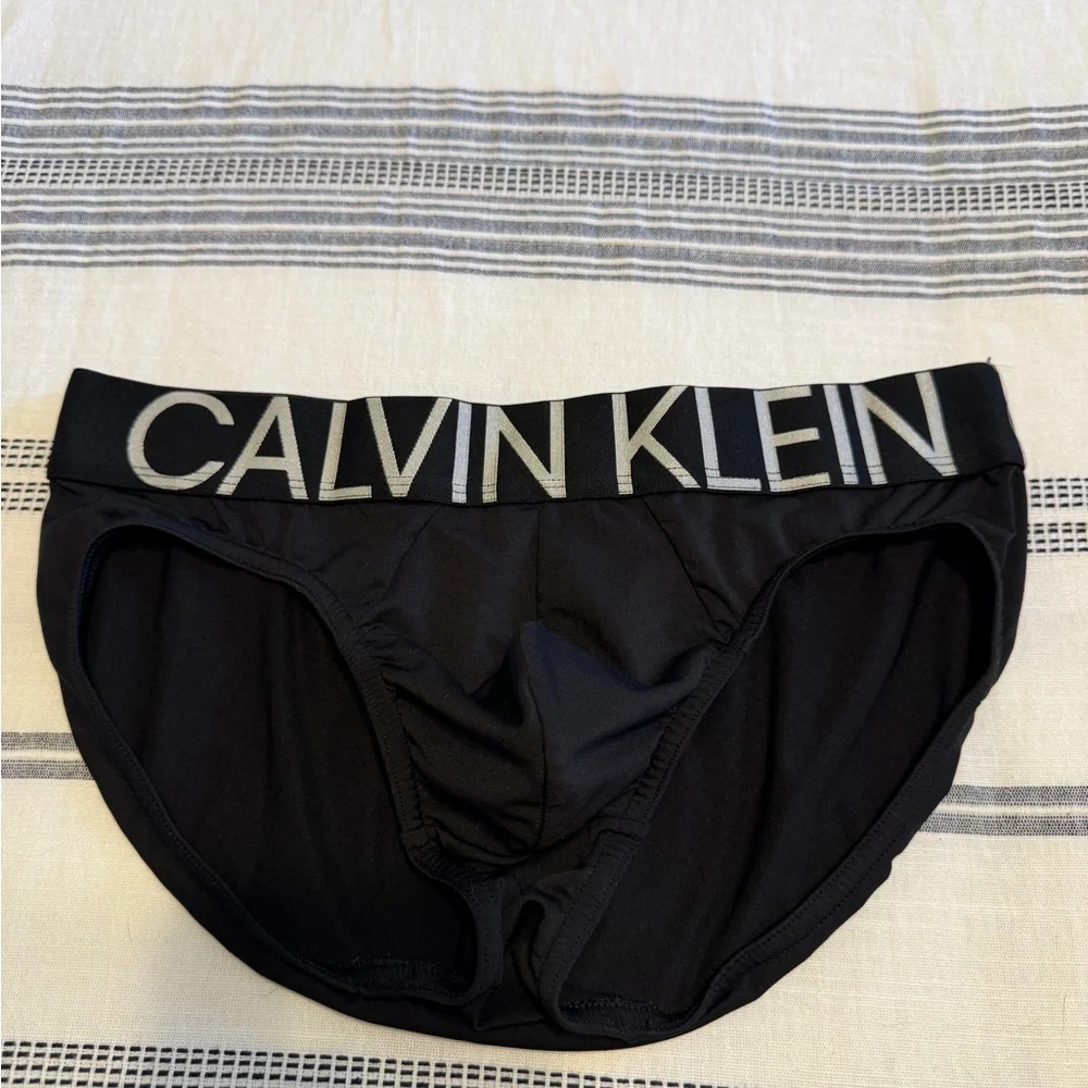 Calvin Klein Black Men's Briefs - Picture 1 of 2